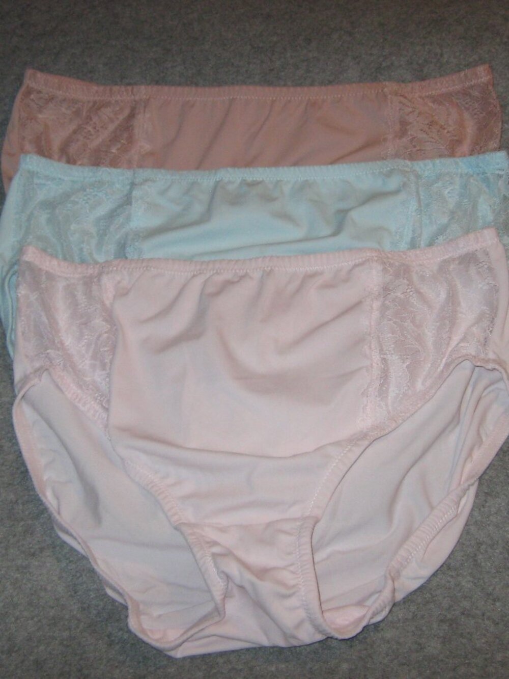 Breezies 3-Pack Hi-Cut Briefs w/ Lace Trim Sz L Pastel